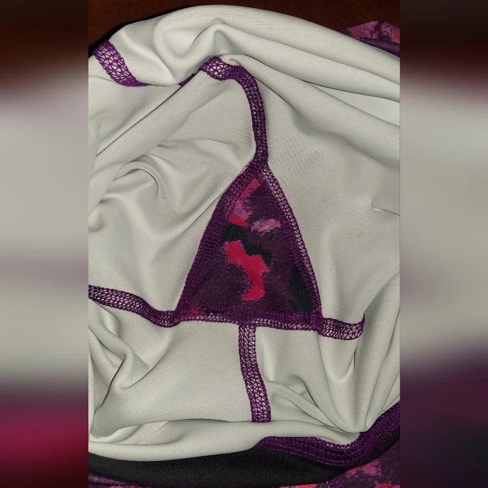 Beyond Yoga Dazed Floral Leggings in size XS - Picture 8 of 8